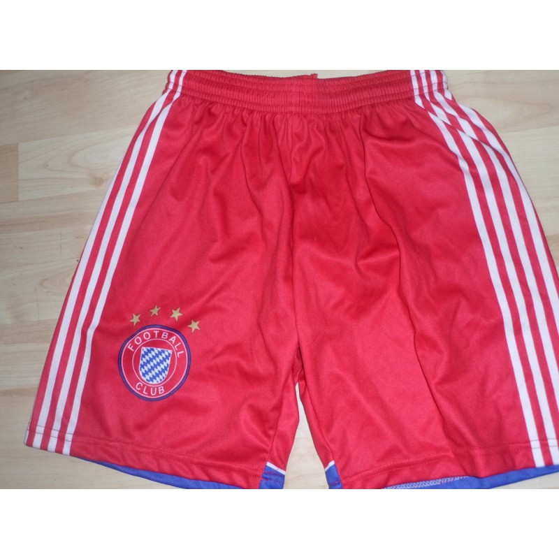 BAYEREN MUNCHEN Voetbalbroekje thuiskleur rood 2019 OPRUIMING BAYEREN MUNCHEN Voetbalbroekje thuiskleur rood 2019 OPRUIMING
